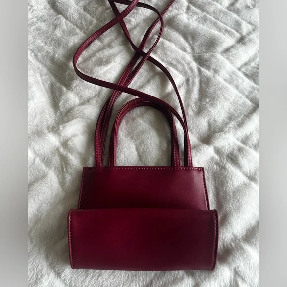 Telfar Women's Red Handbag - Picture 5 of 8